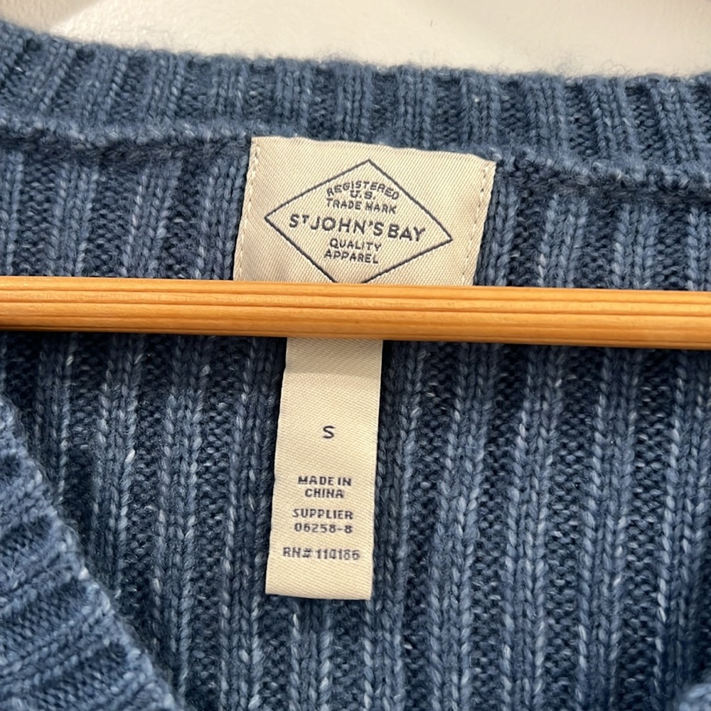 Sweater, NWT, Saint John’s Bay, Size Small - Picture 3 of 3